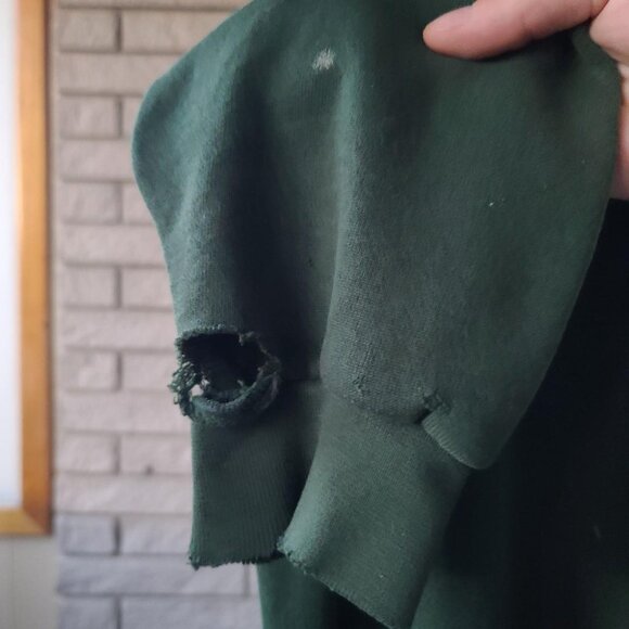 Vintage 'Discus Athletic' Okoboji Iowa sunfaded/distressed crew-neck sweatshirt - Picture 7 of 7